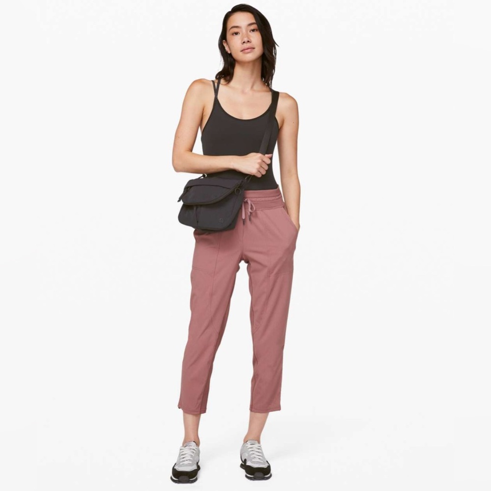 Lululemon dance studio crops size 8